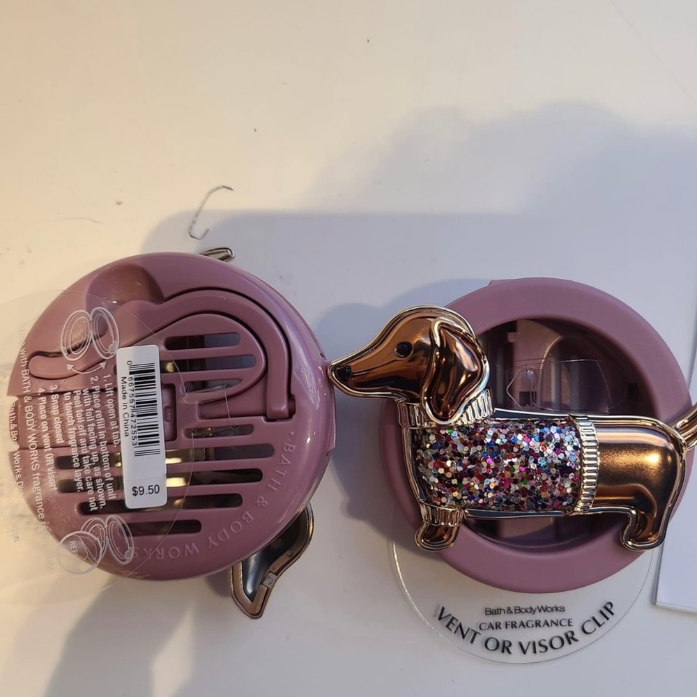 Dachshund vent clip